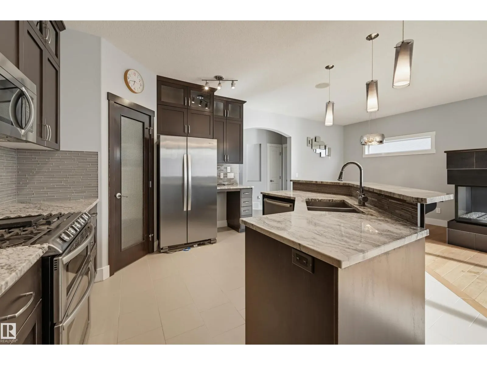 10513 75 AV NW
