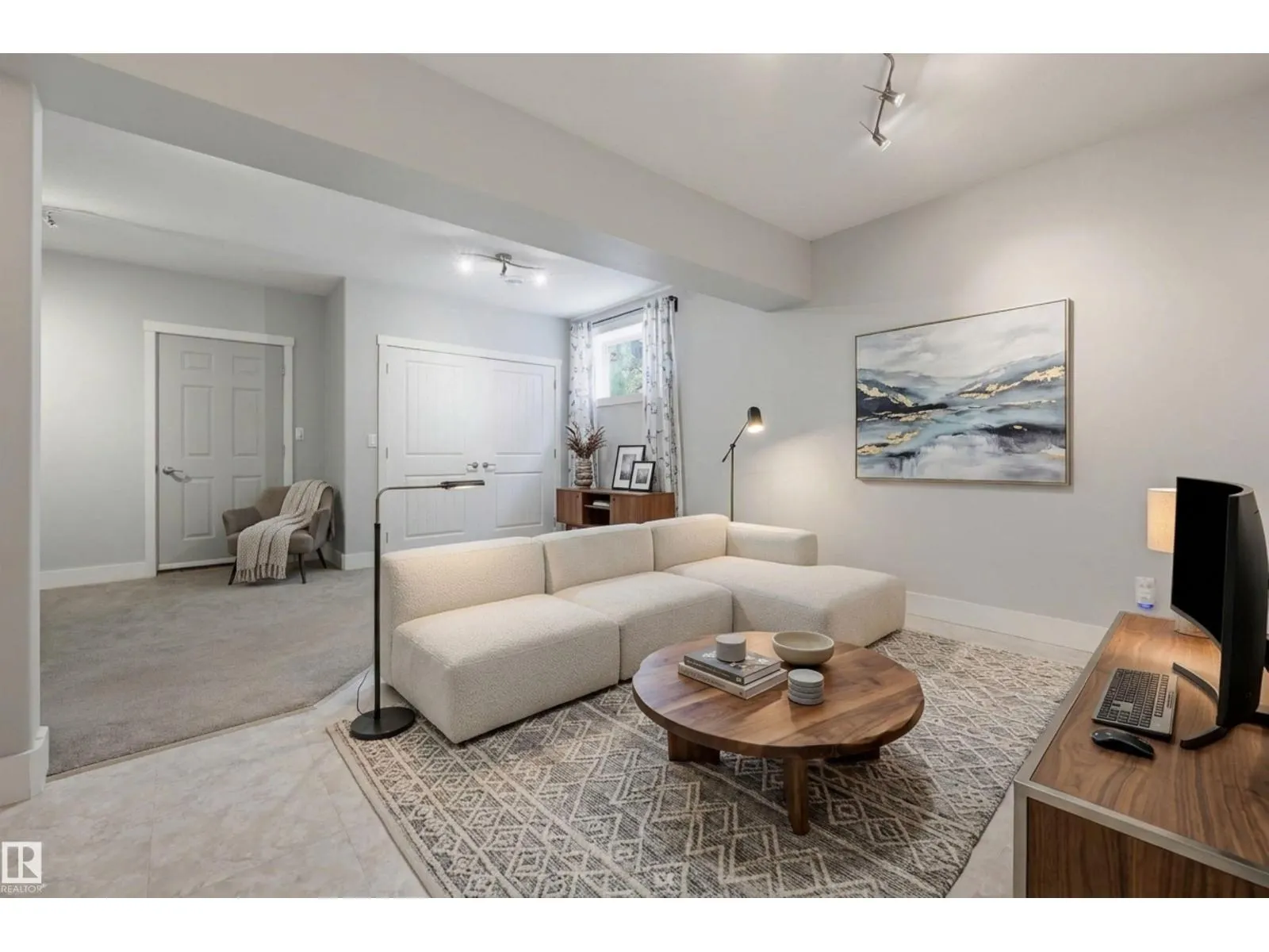 10513 75 AV NW