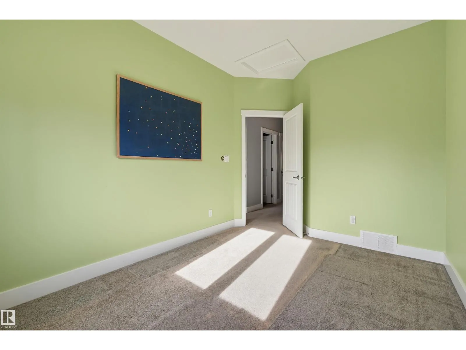 10513 75 AV NW