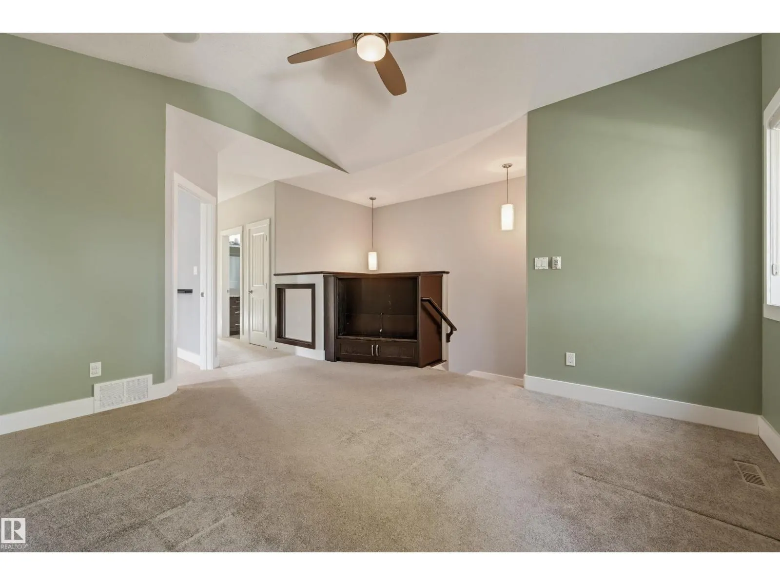 10513 75 AV NW