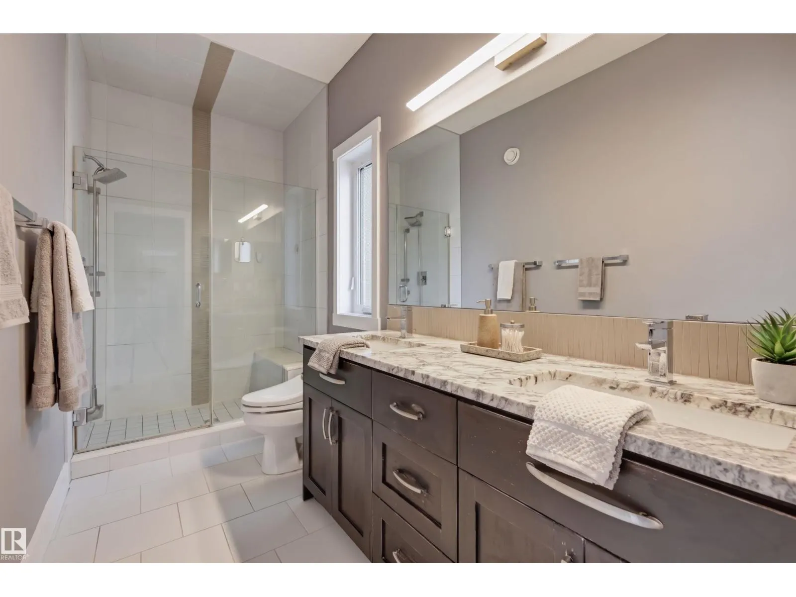 10513 75 AV NW