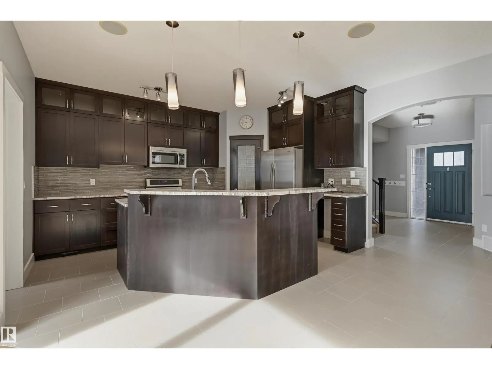 10513 75 AV NW