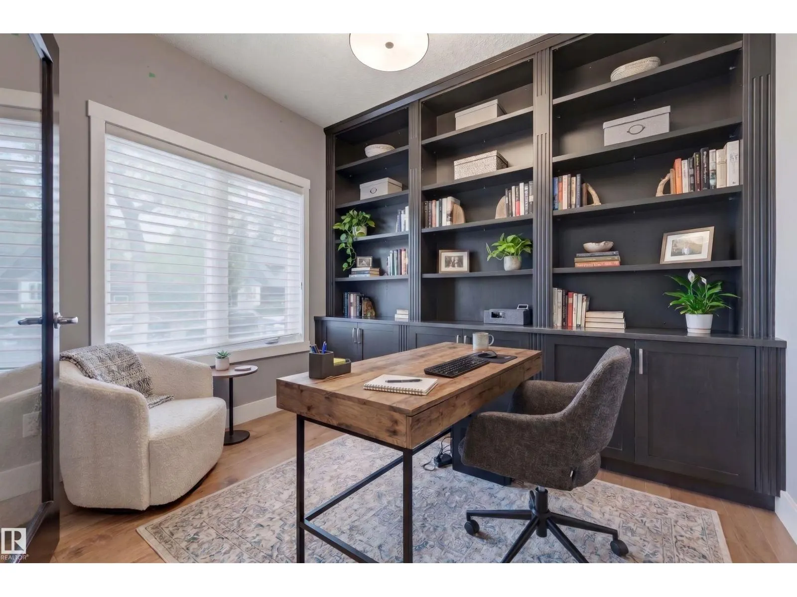 10513 75 AV NW