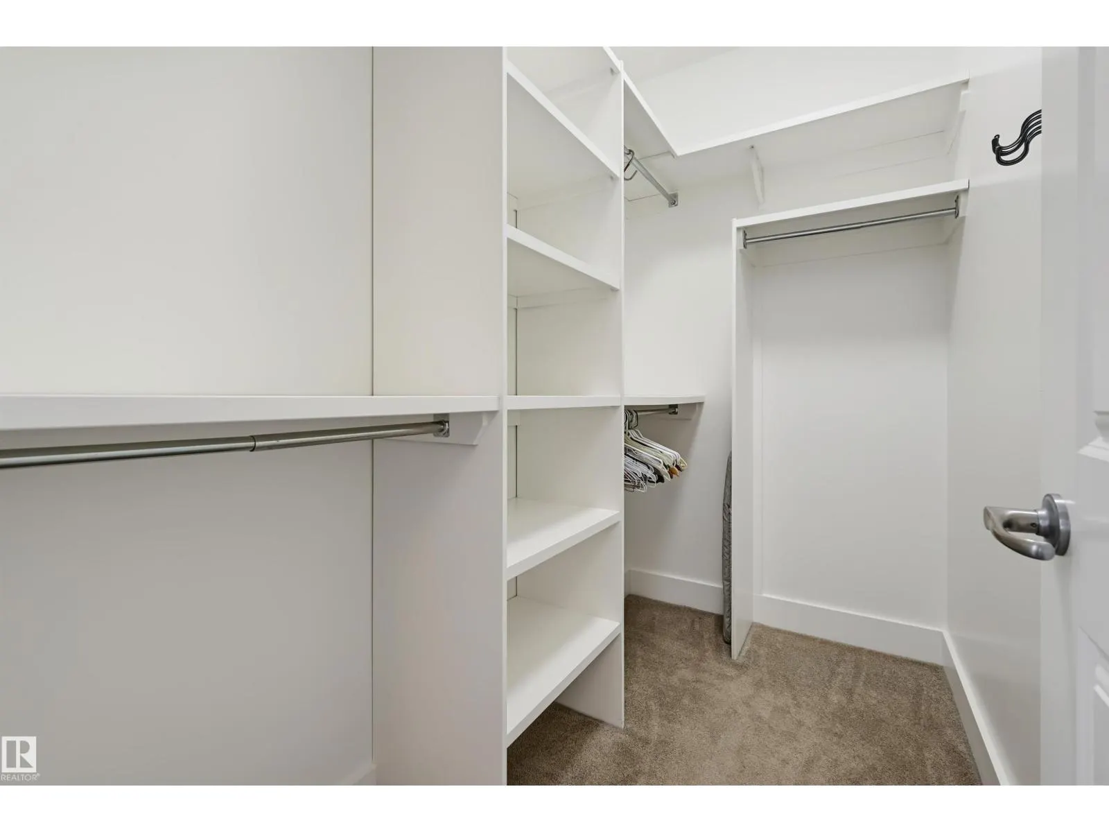 10513 75 AV NW