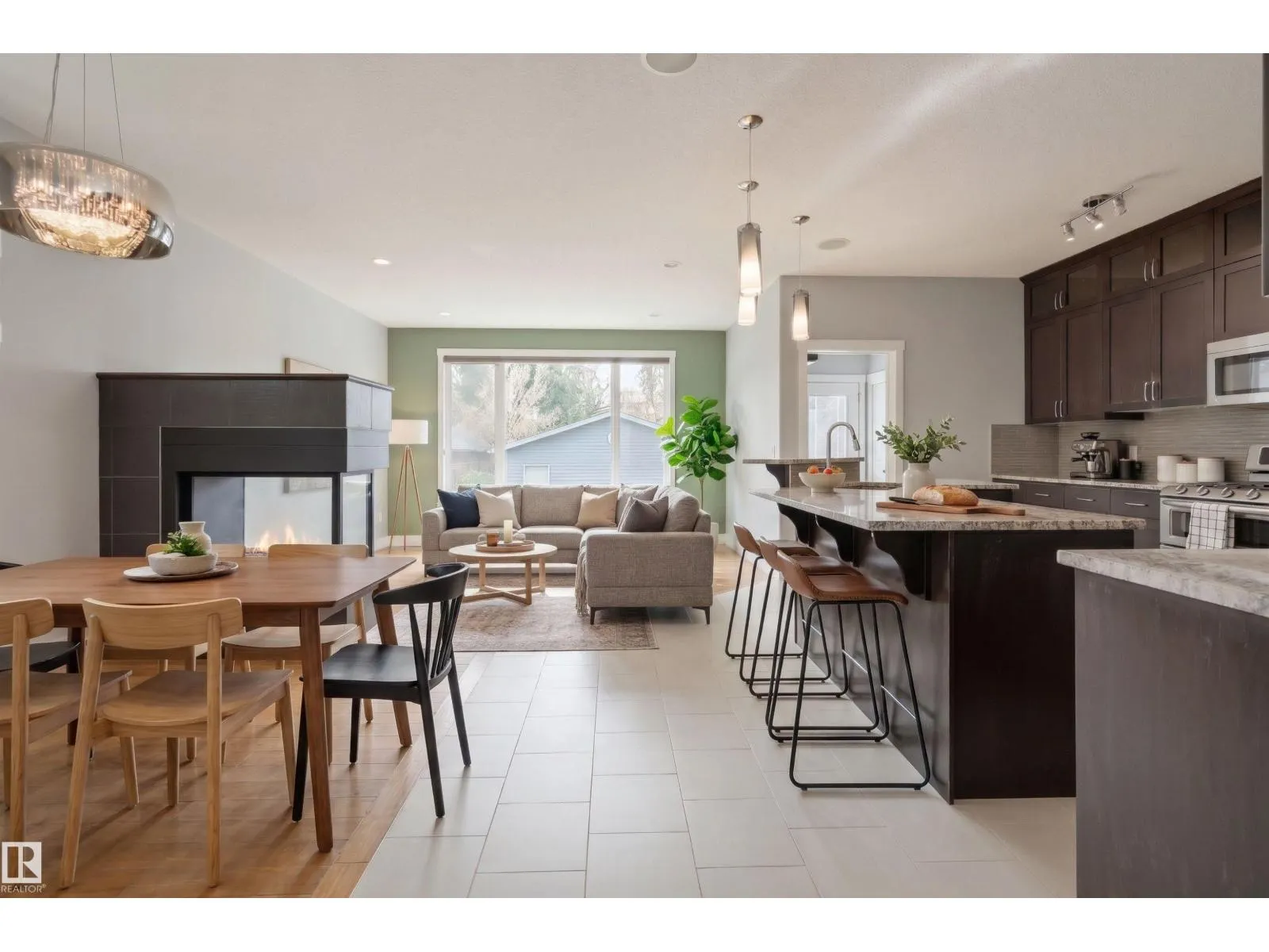10513 75 AV NW