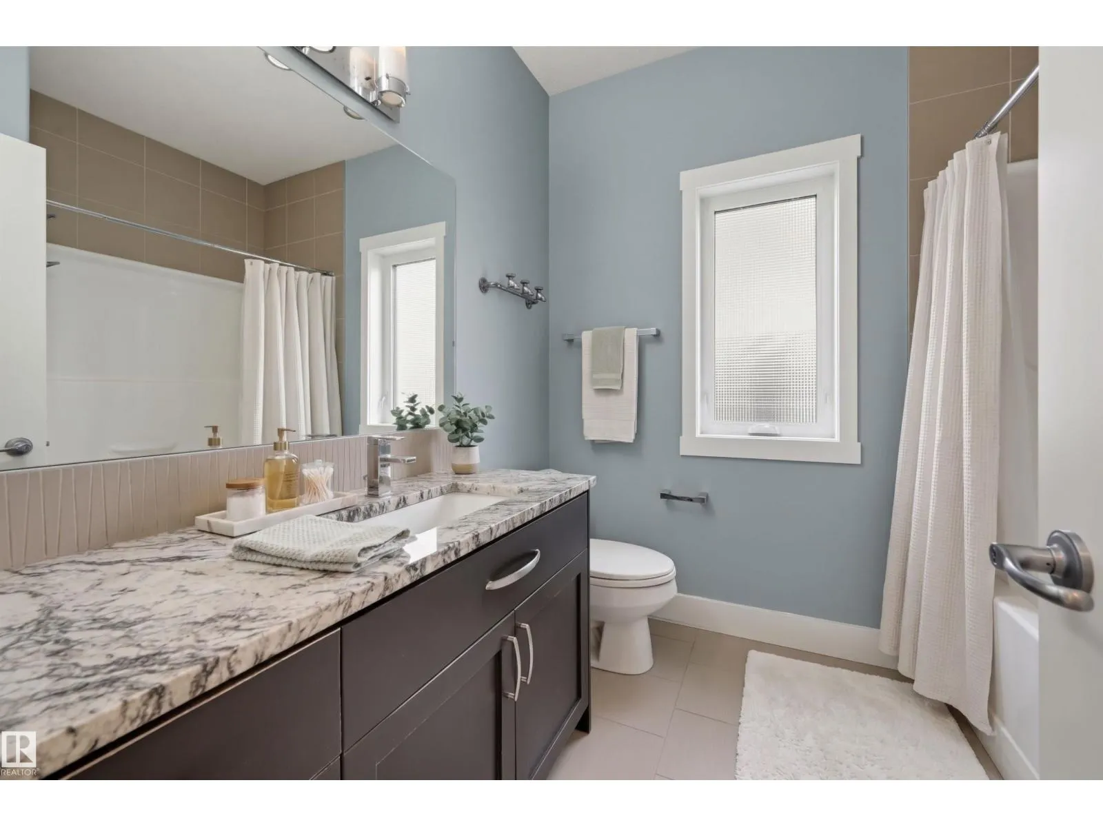 10513 75 AV NW