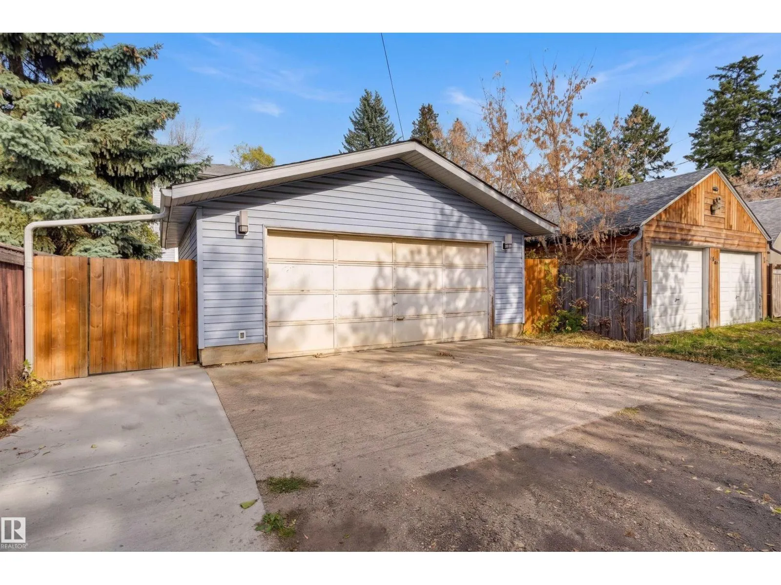 10513 75 AV NW