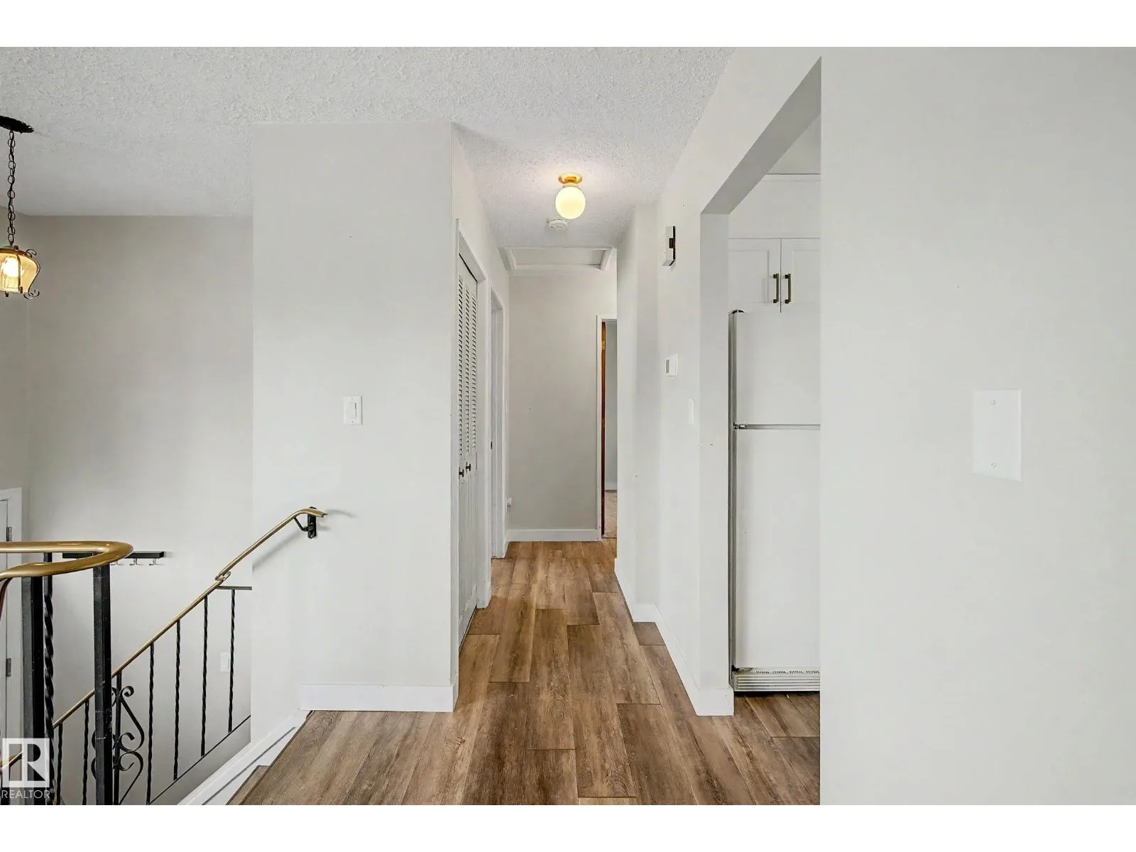 2911 83 ST NW