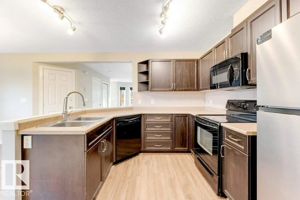 4984 TERWILLEGAR CM NW