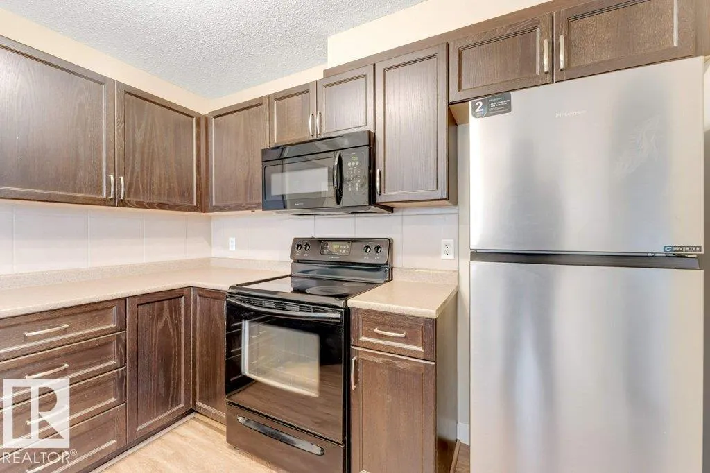 4984 TERWILLEGAR CM NW
