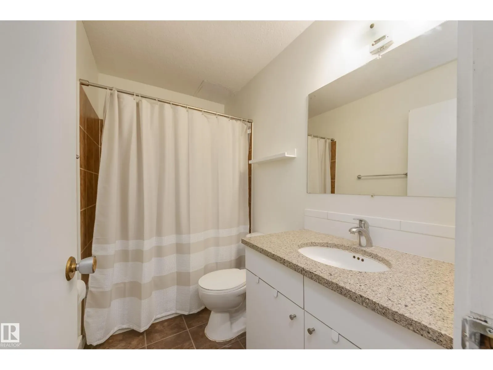 10015 83 AV NW