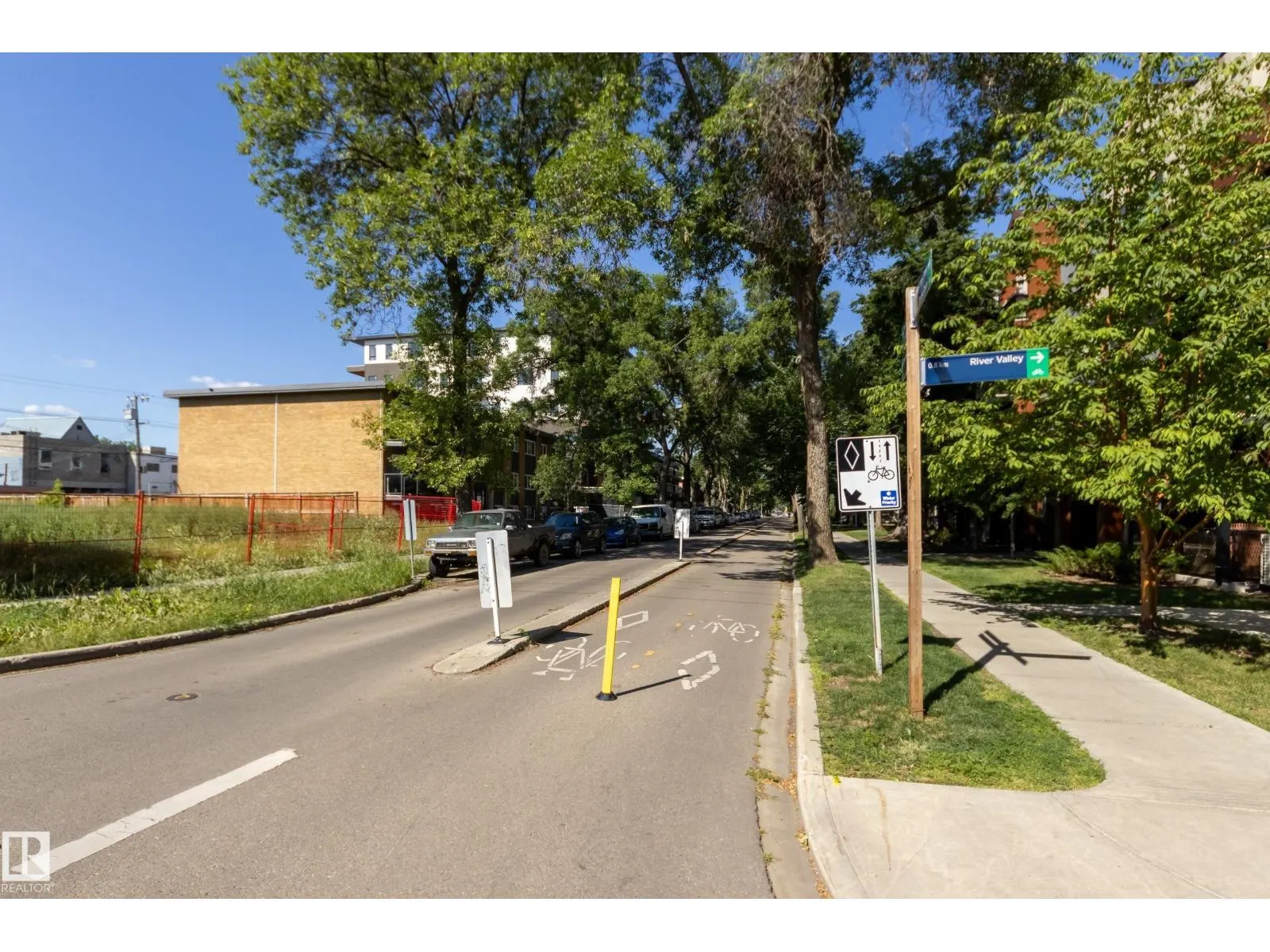 10015 83 AV NW