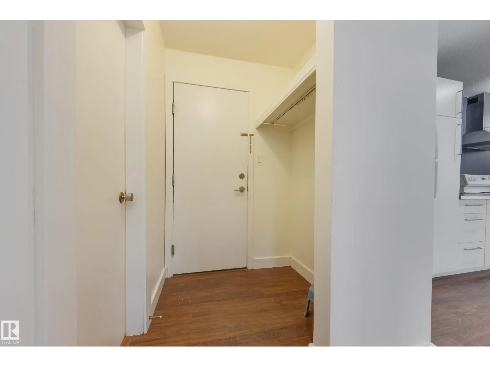 10015 83 AV NW