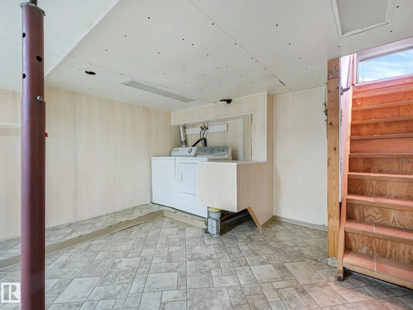 12209 94 ST NW