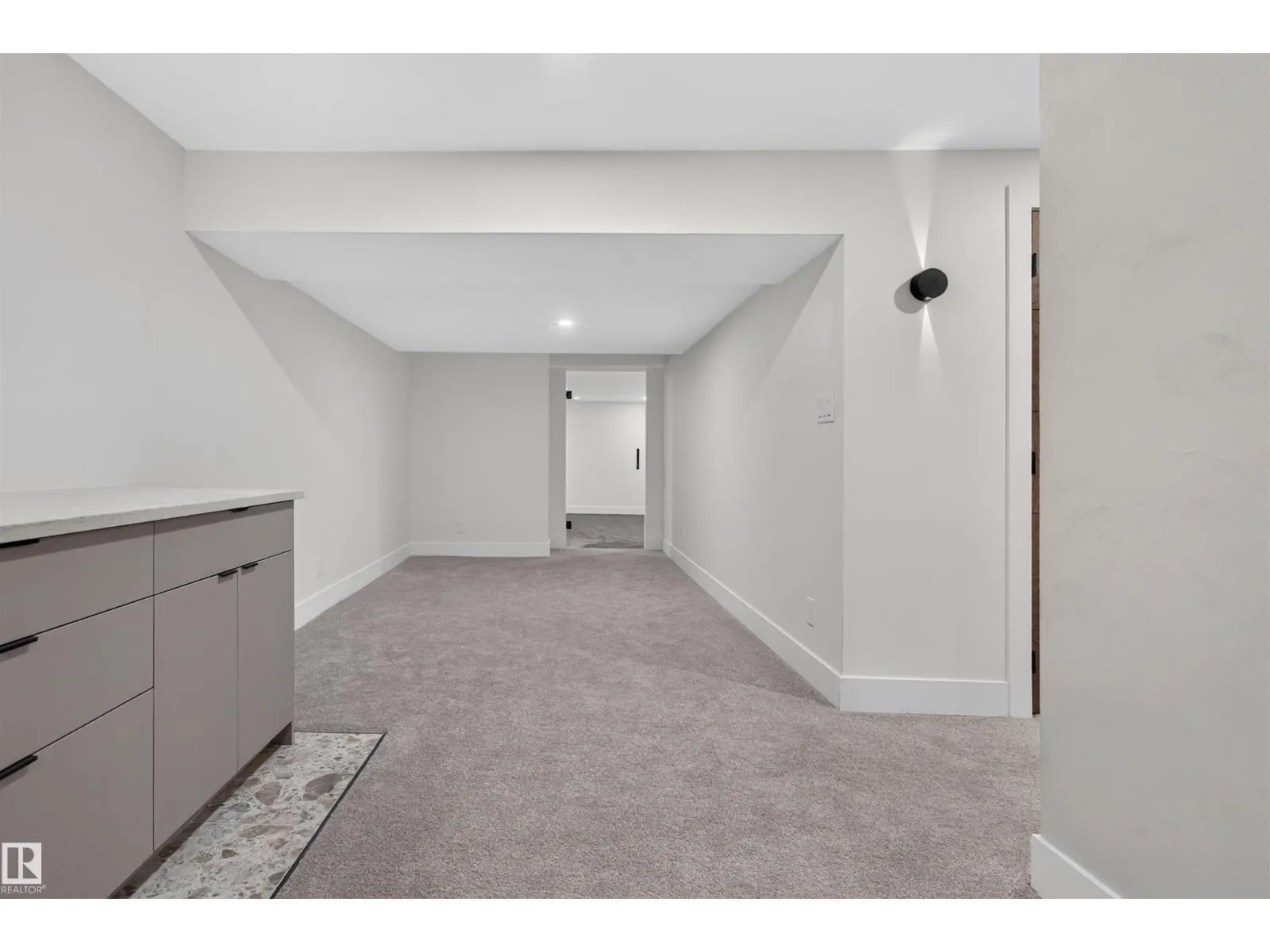 135 WALKER RD NW