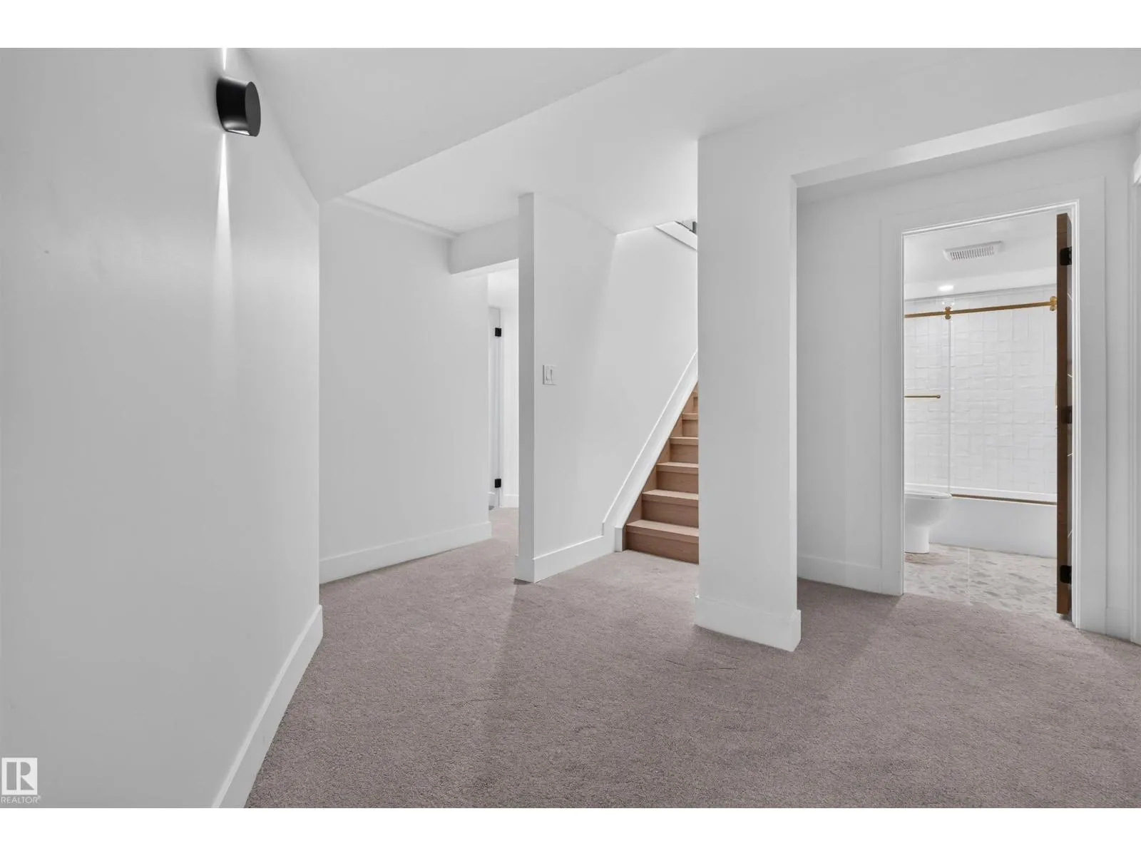 135 WALKER RD NW