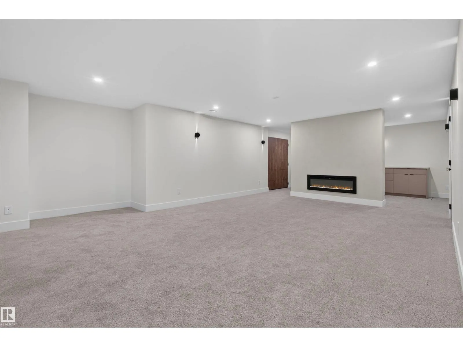 135 WALKER RD NW