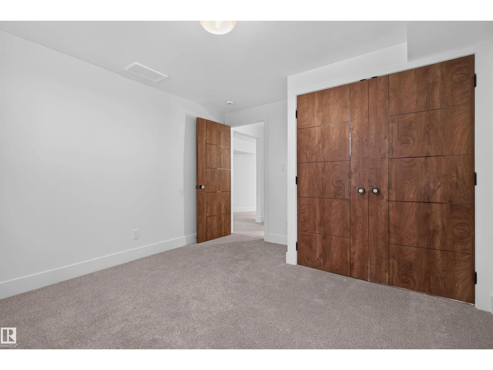135 WALKER RD NW