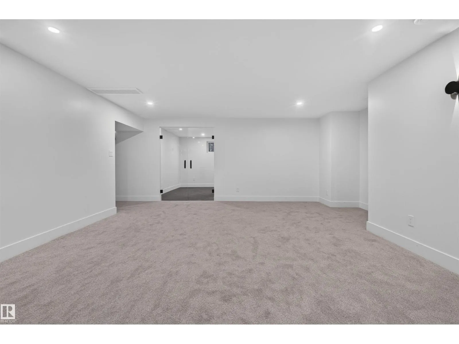 135 WALKER RD NW