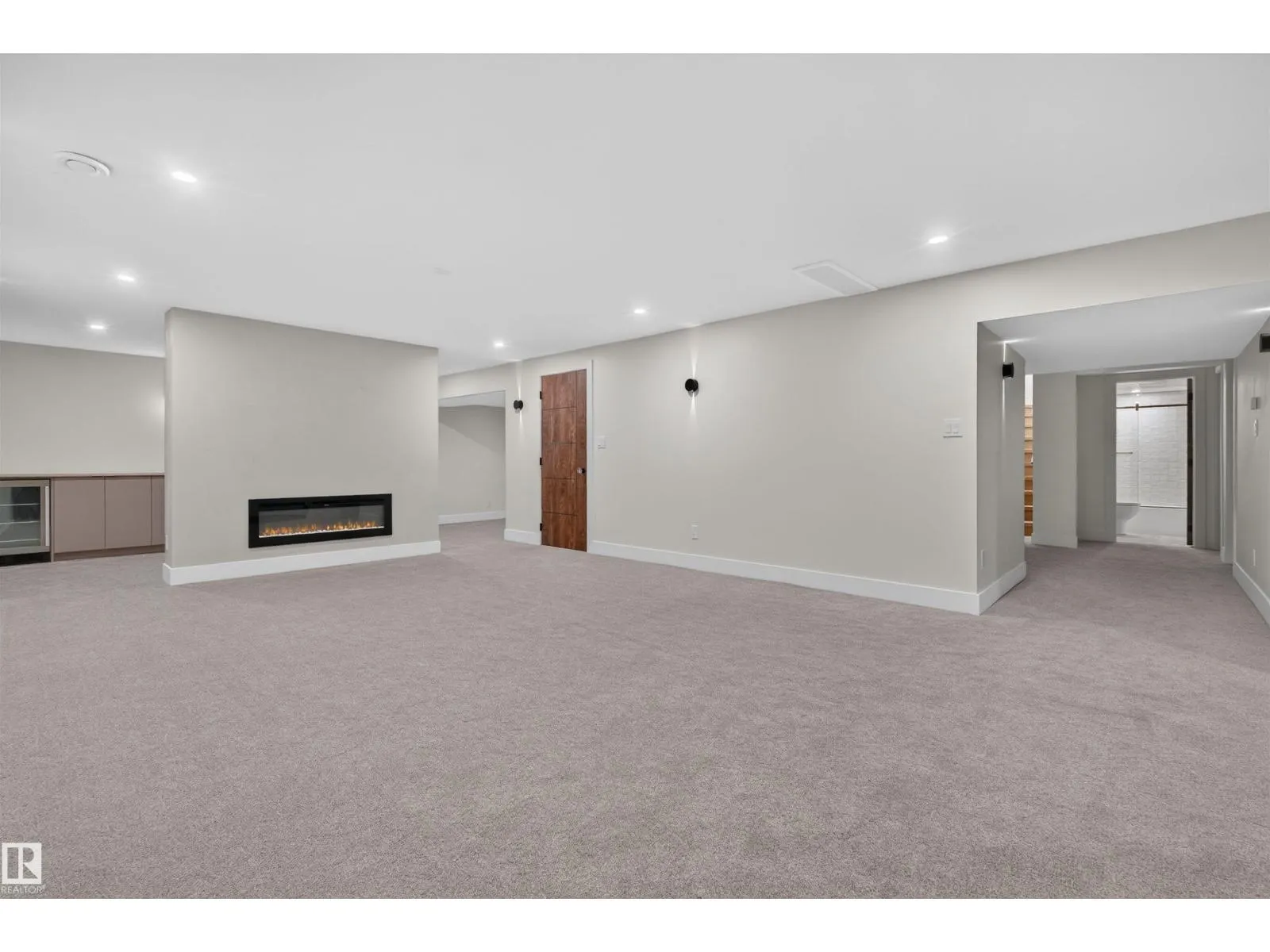 135 WALKER RD NW