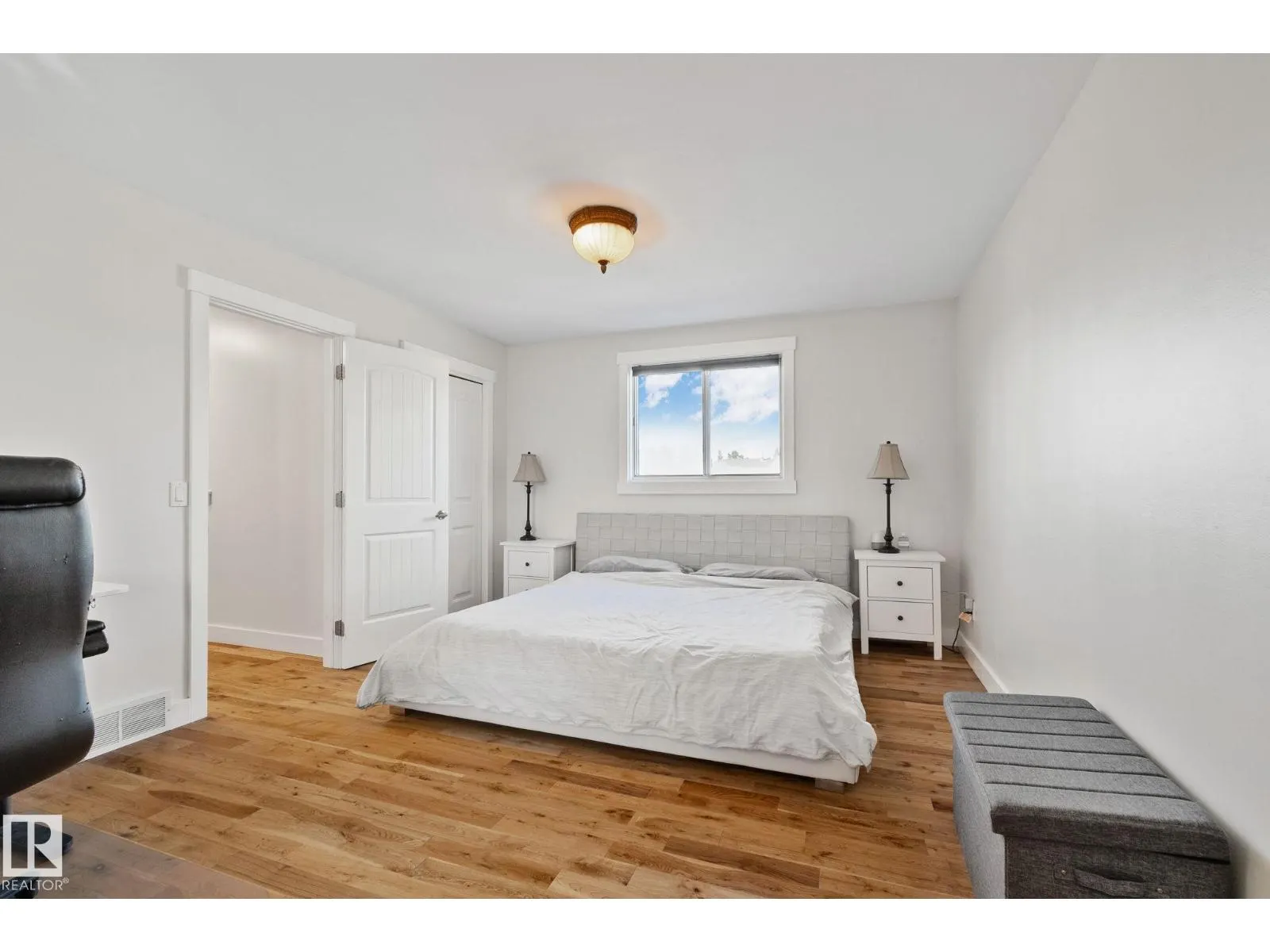 12403 29A AV NW