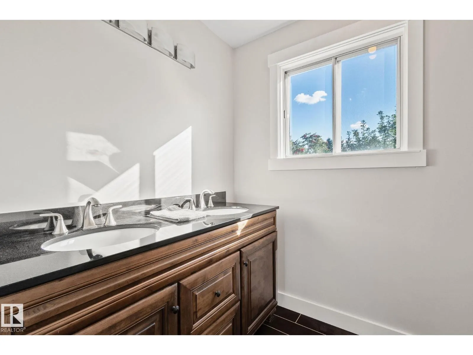 12403 29A AV NW