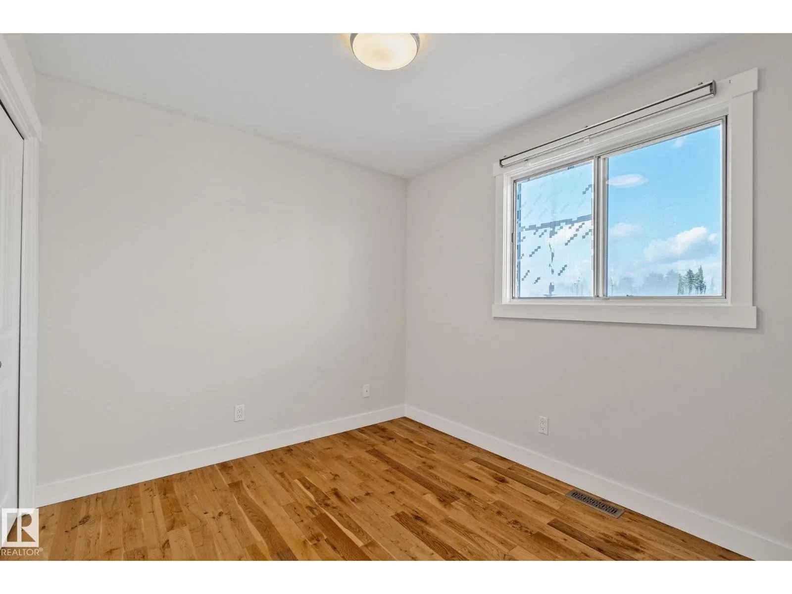 12403 29A AV NW