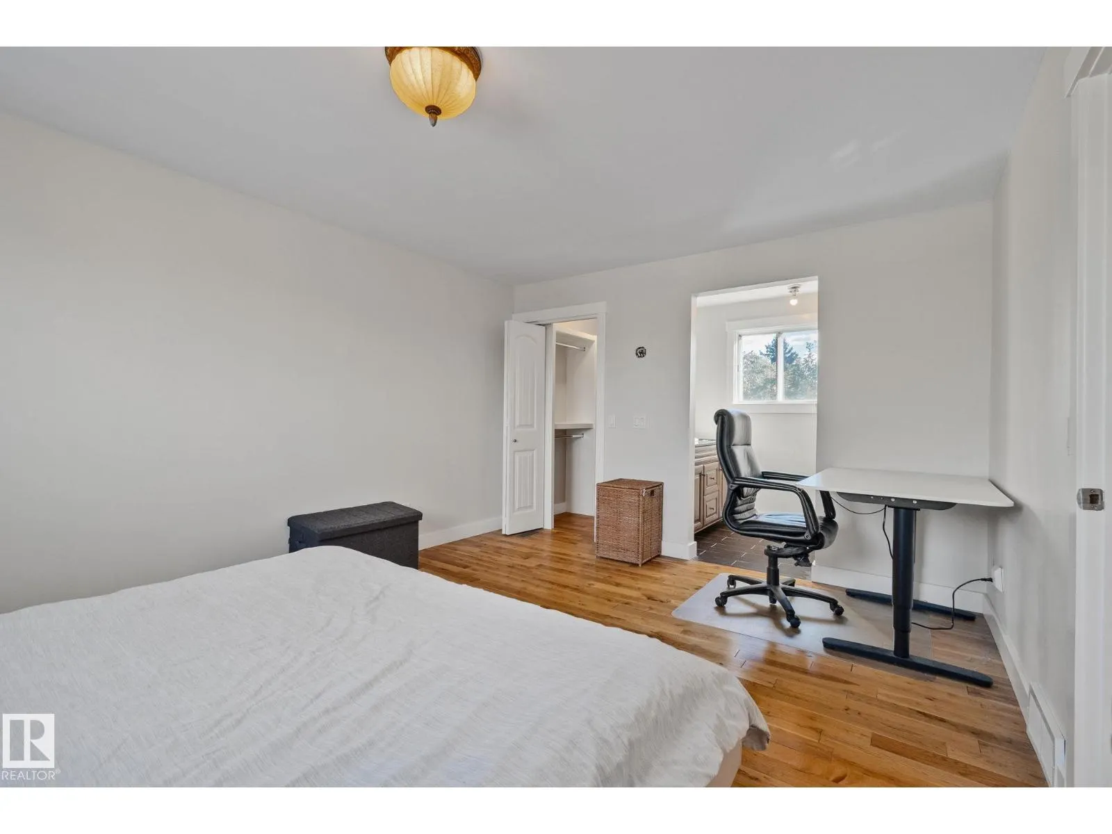 12403 29A AV NW
