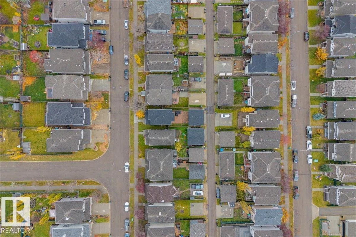26 VIVIAN WY
