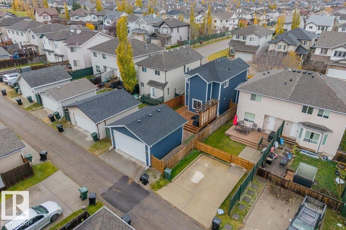 26 VIVIAN WY