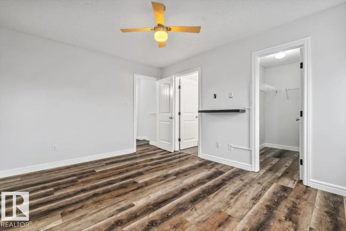 26 VIVIAN WY