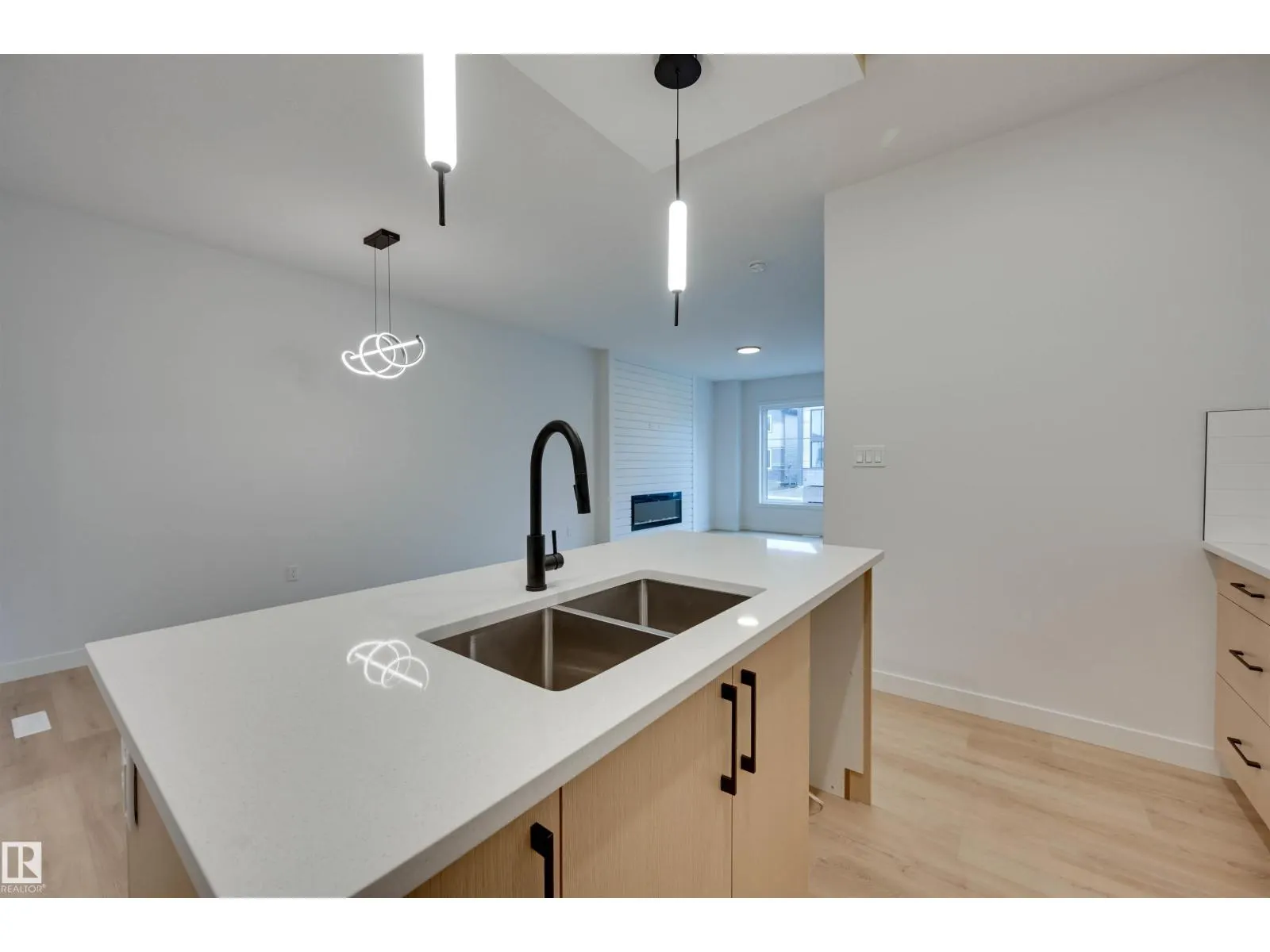 77 Juniper WD