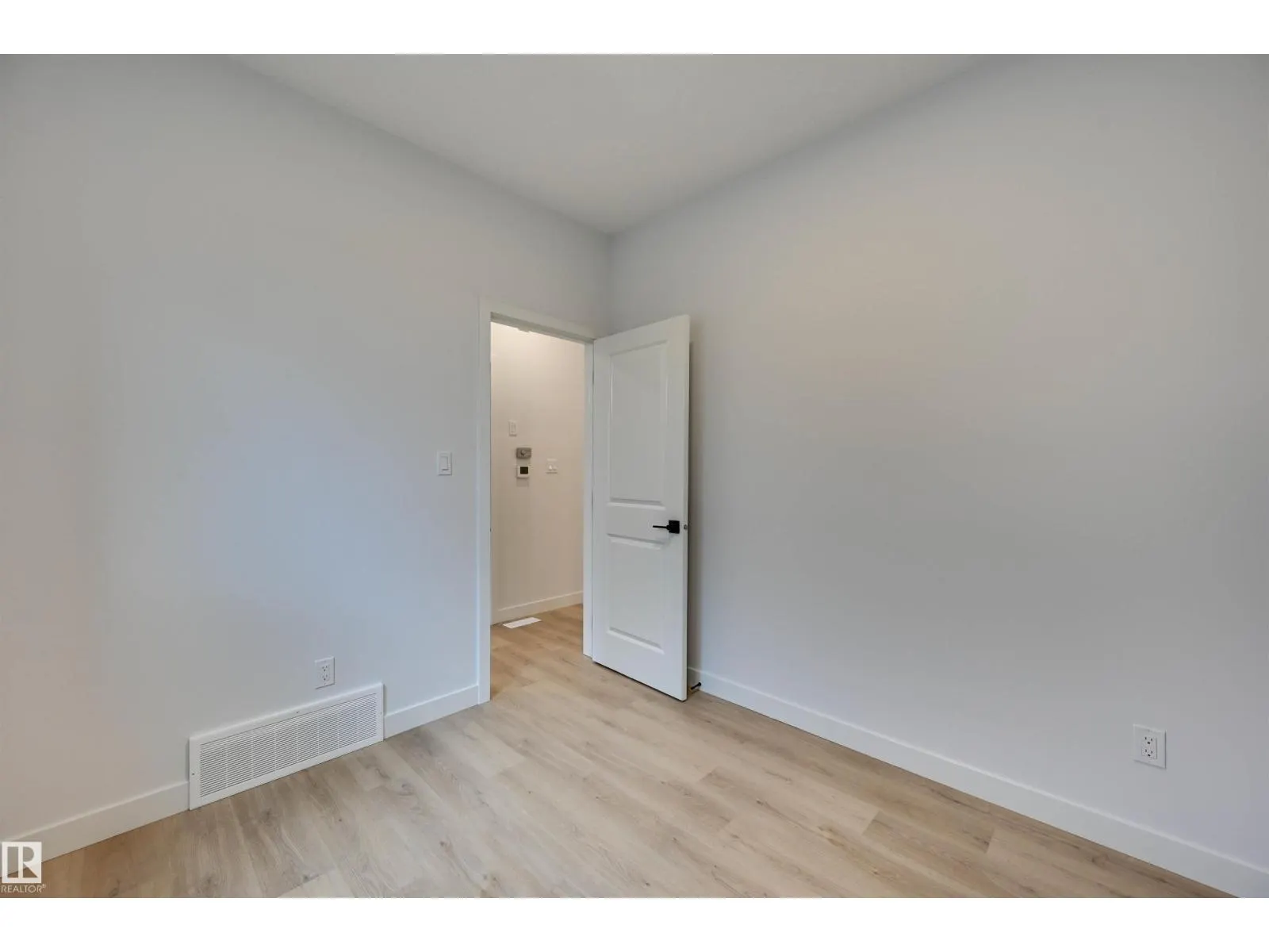 77 Juniper WD