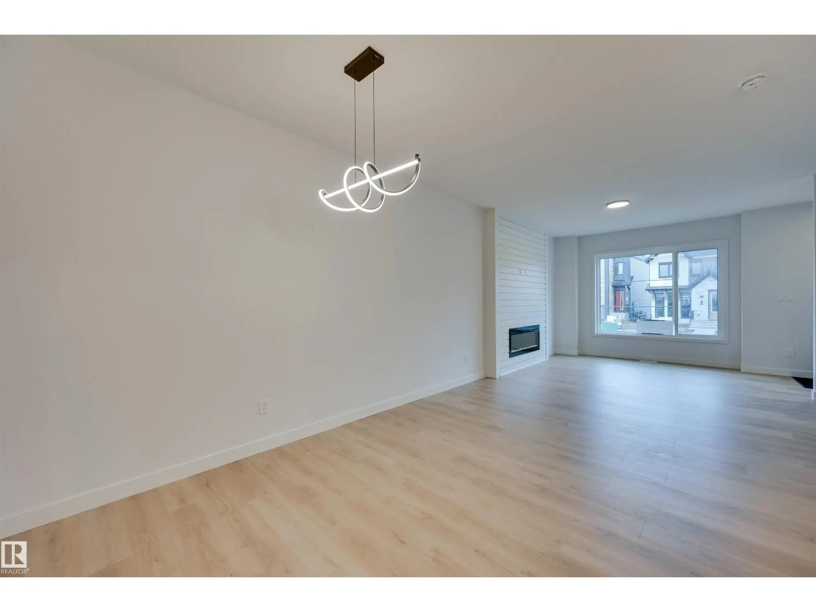 77 Juniper WD