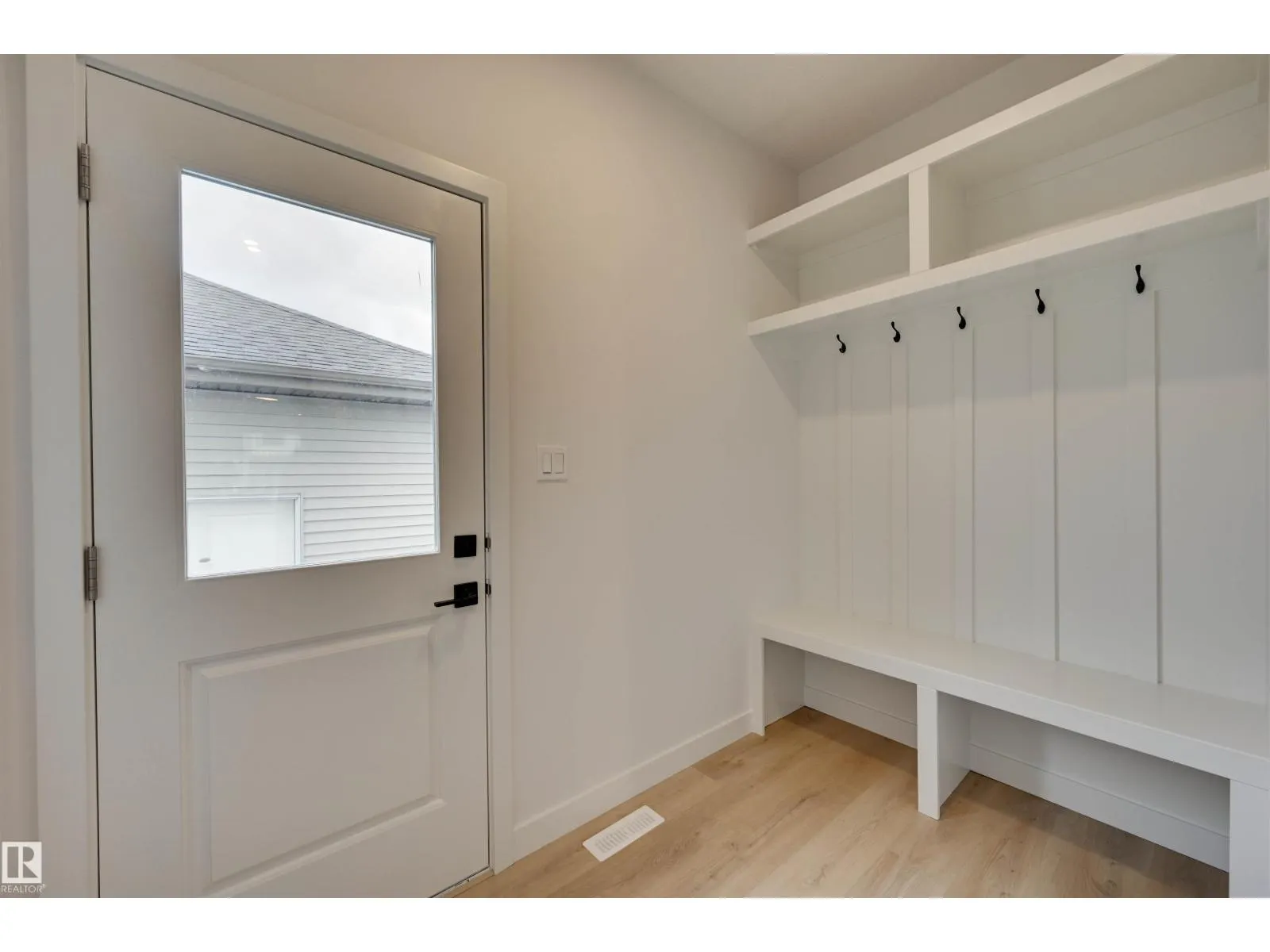 77 Juniper WD