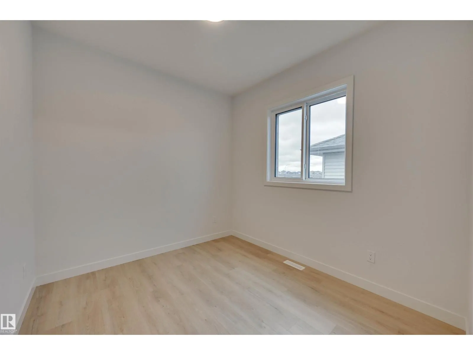 77 Juniper WD