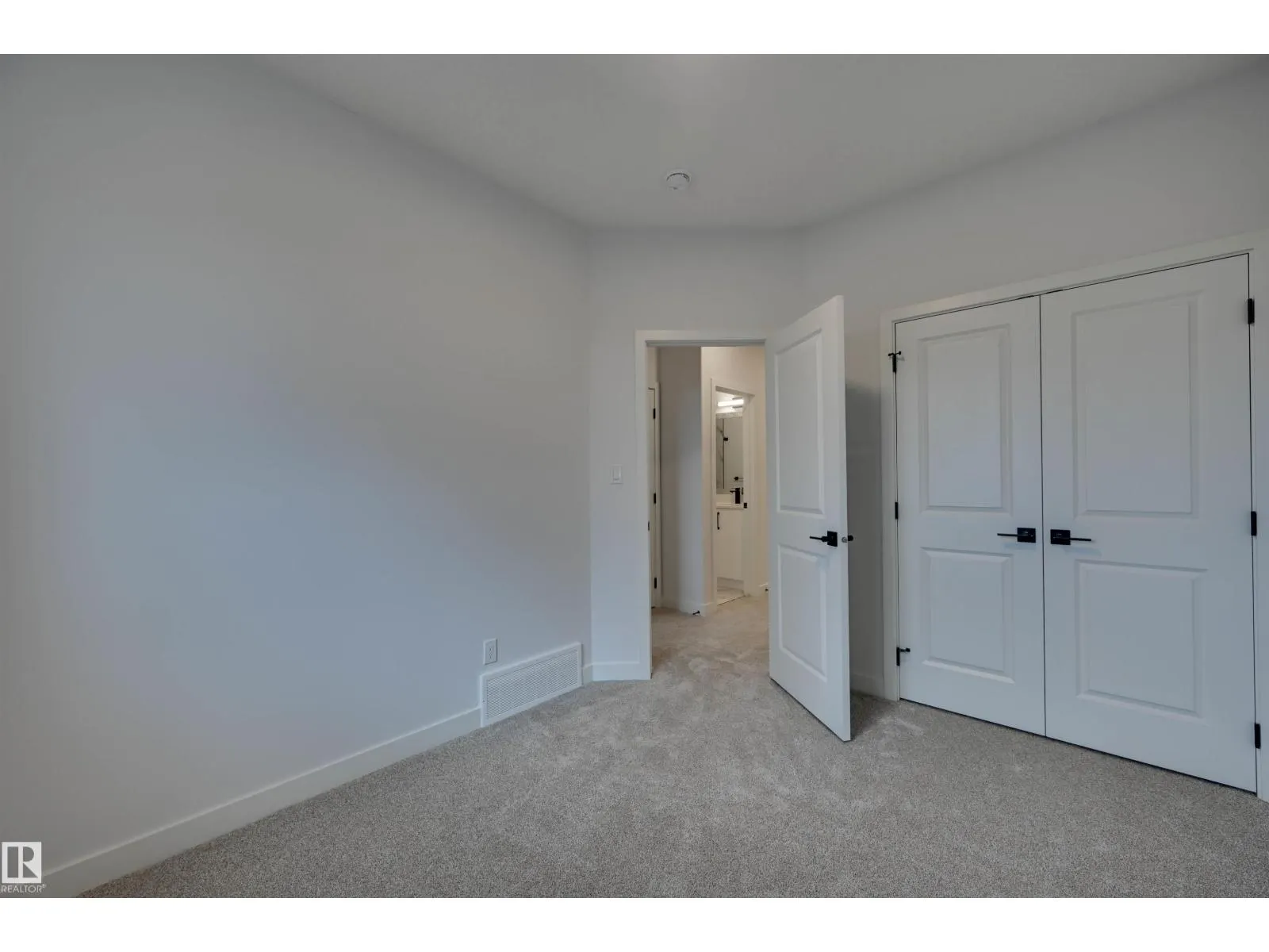 77 Juniper WD
