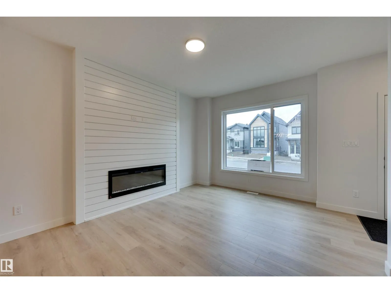77 Juniper WD