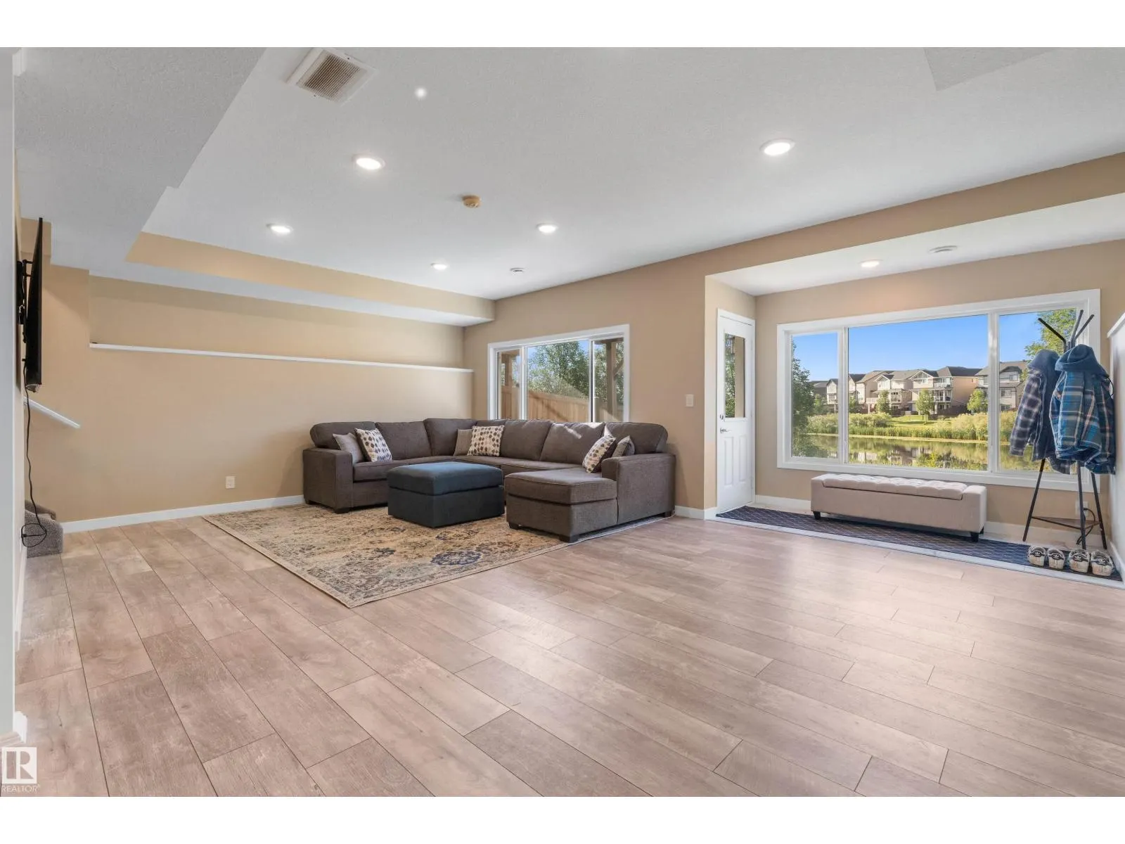 3334 PARKER LO SW