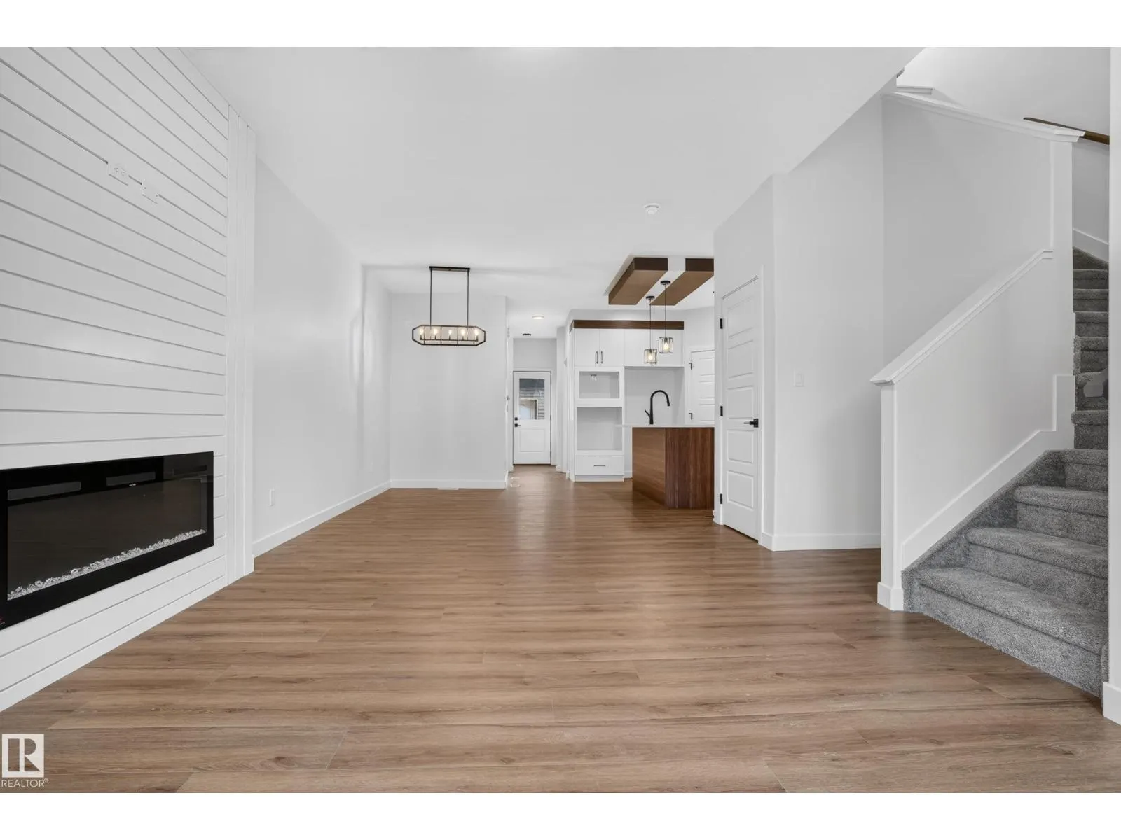 111 Westwind DR
