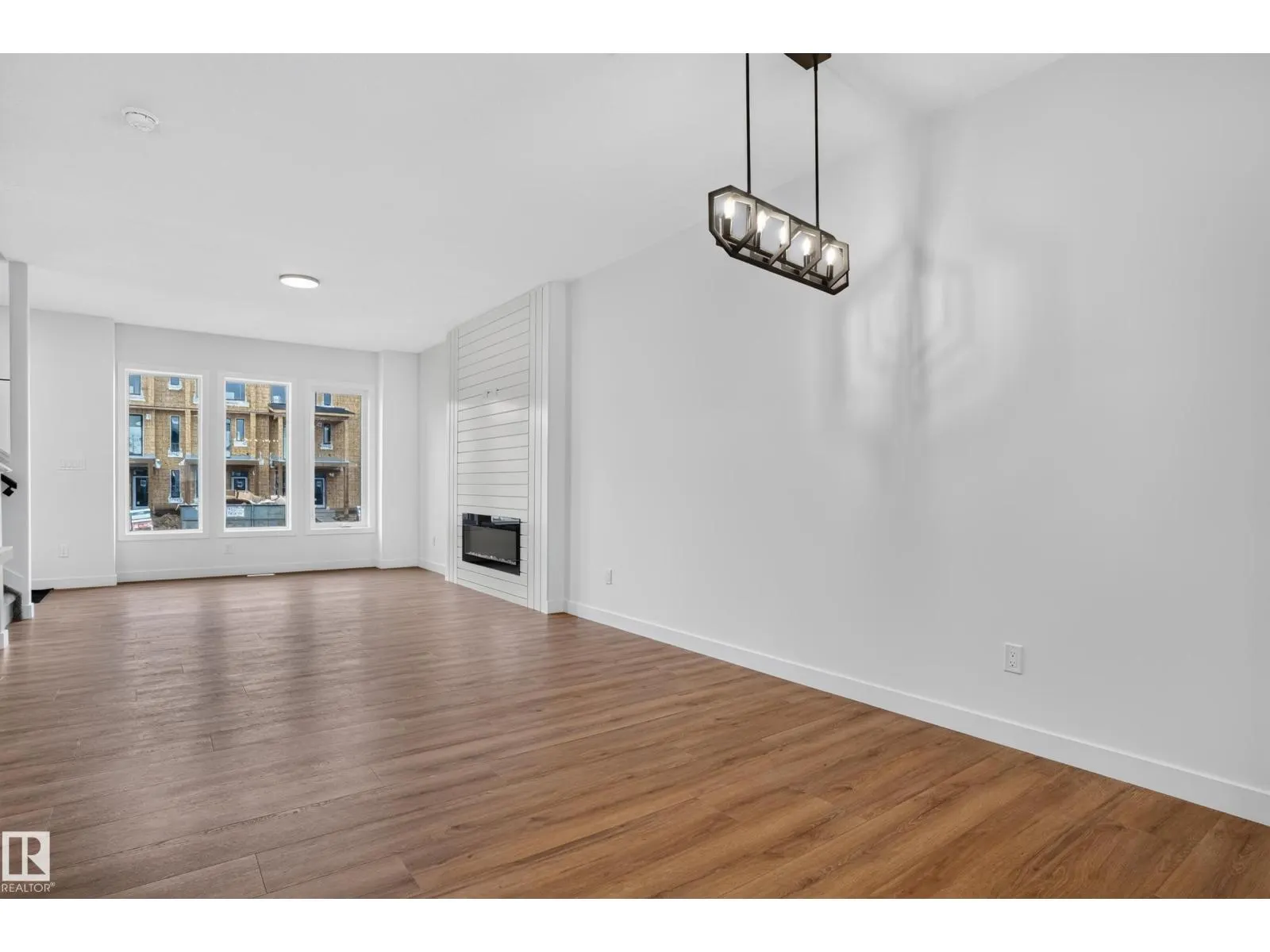 111 Westwind DR
