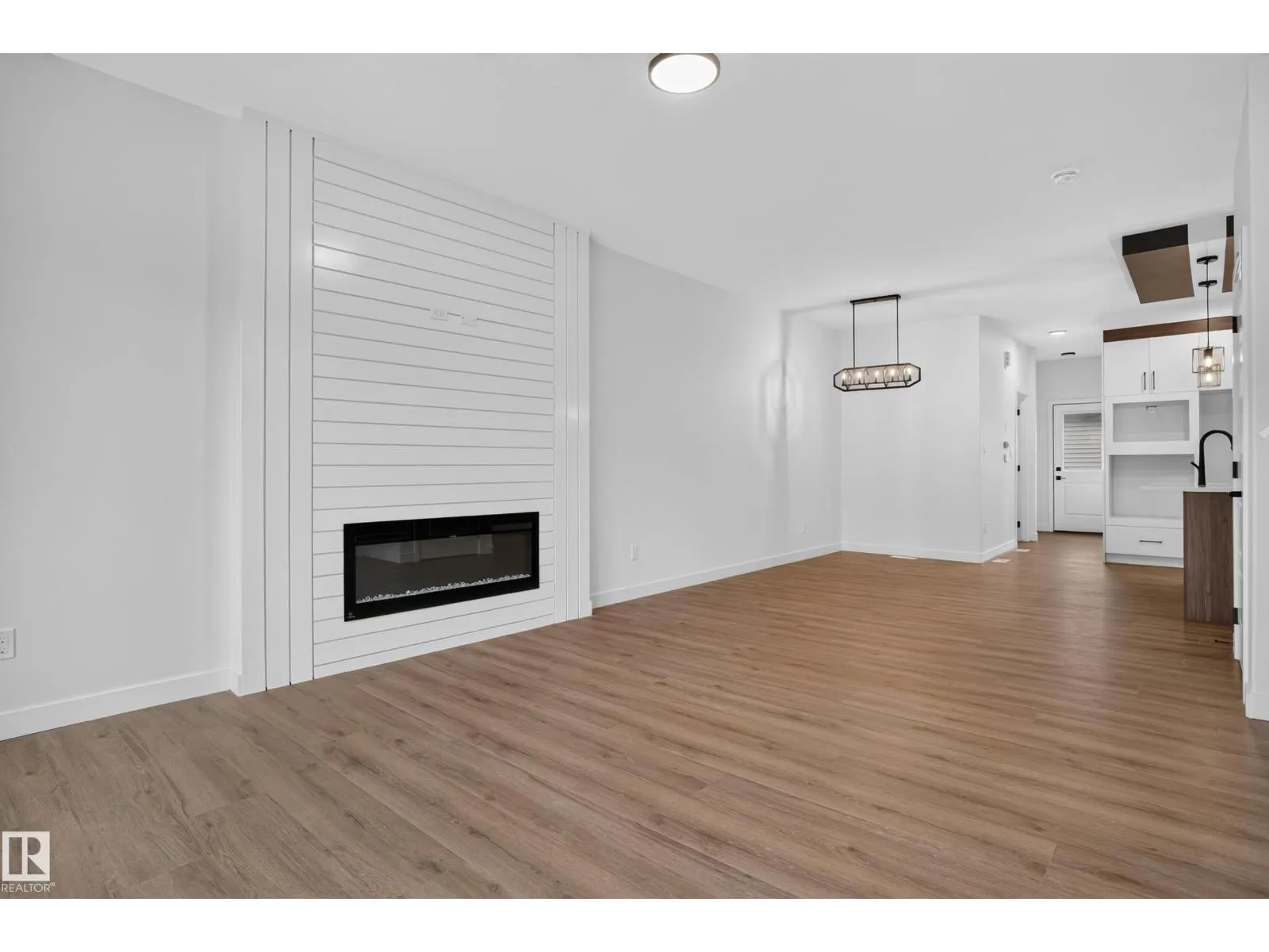 111 Westwind DR