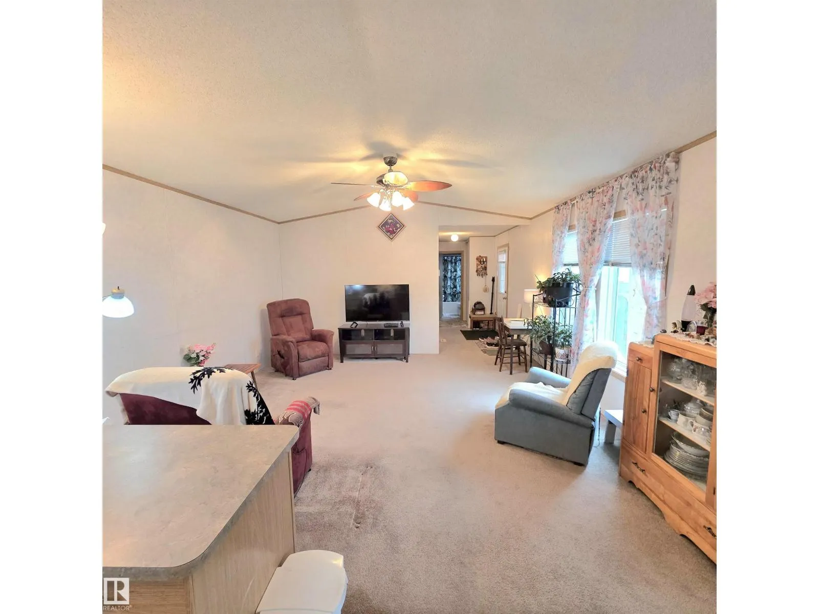 #106 5309 52 Street