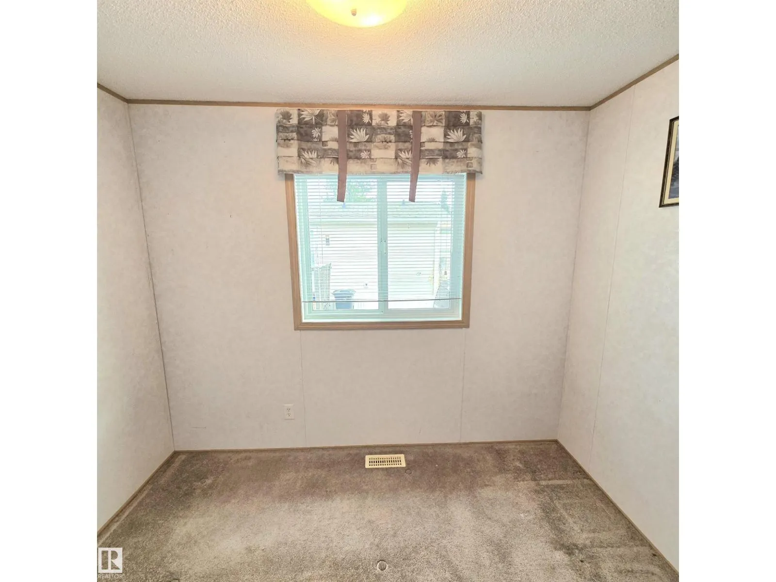#106 5309 52 Street