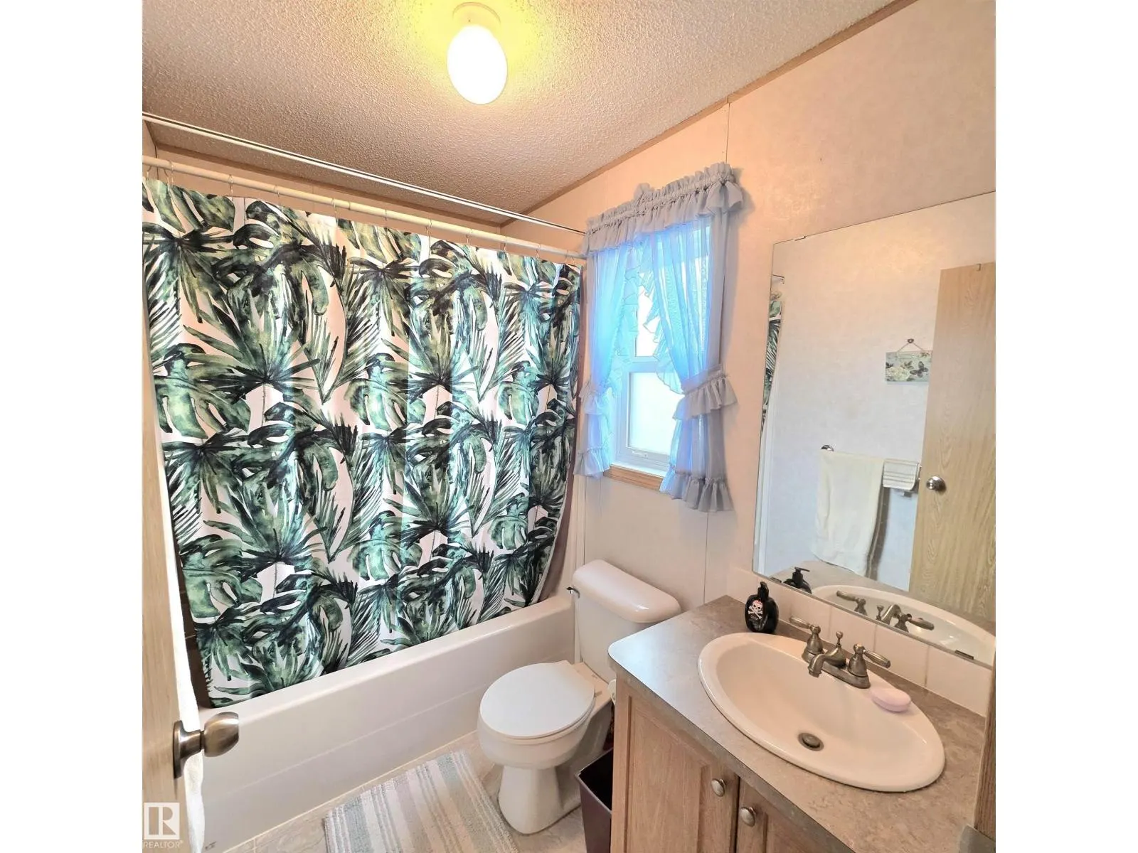 #106 5309 52 Street
