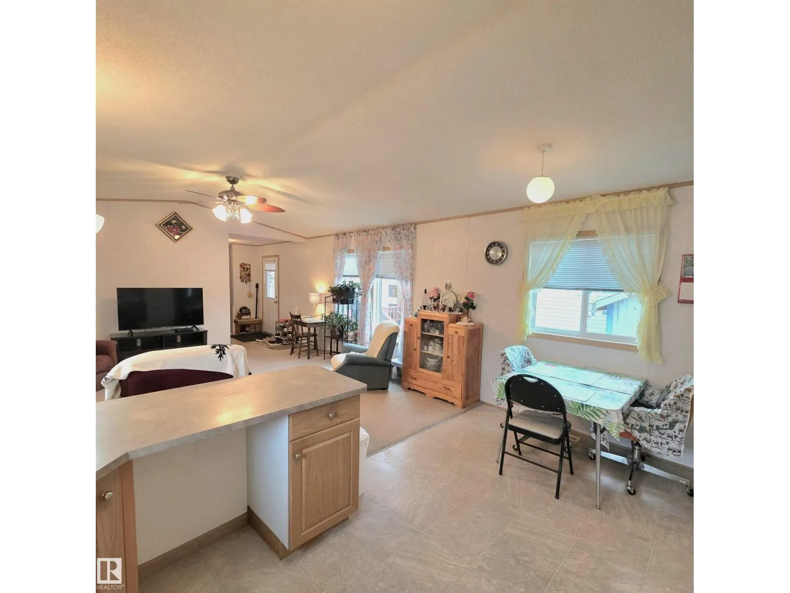 #106 5309 52 Street