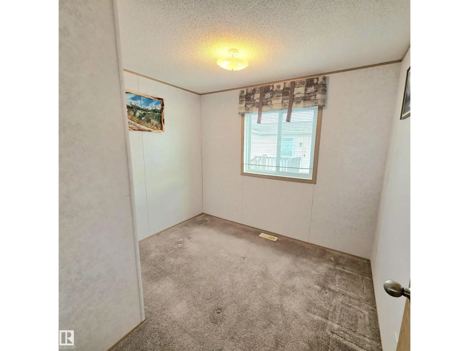 #106 5309 52 Street