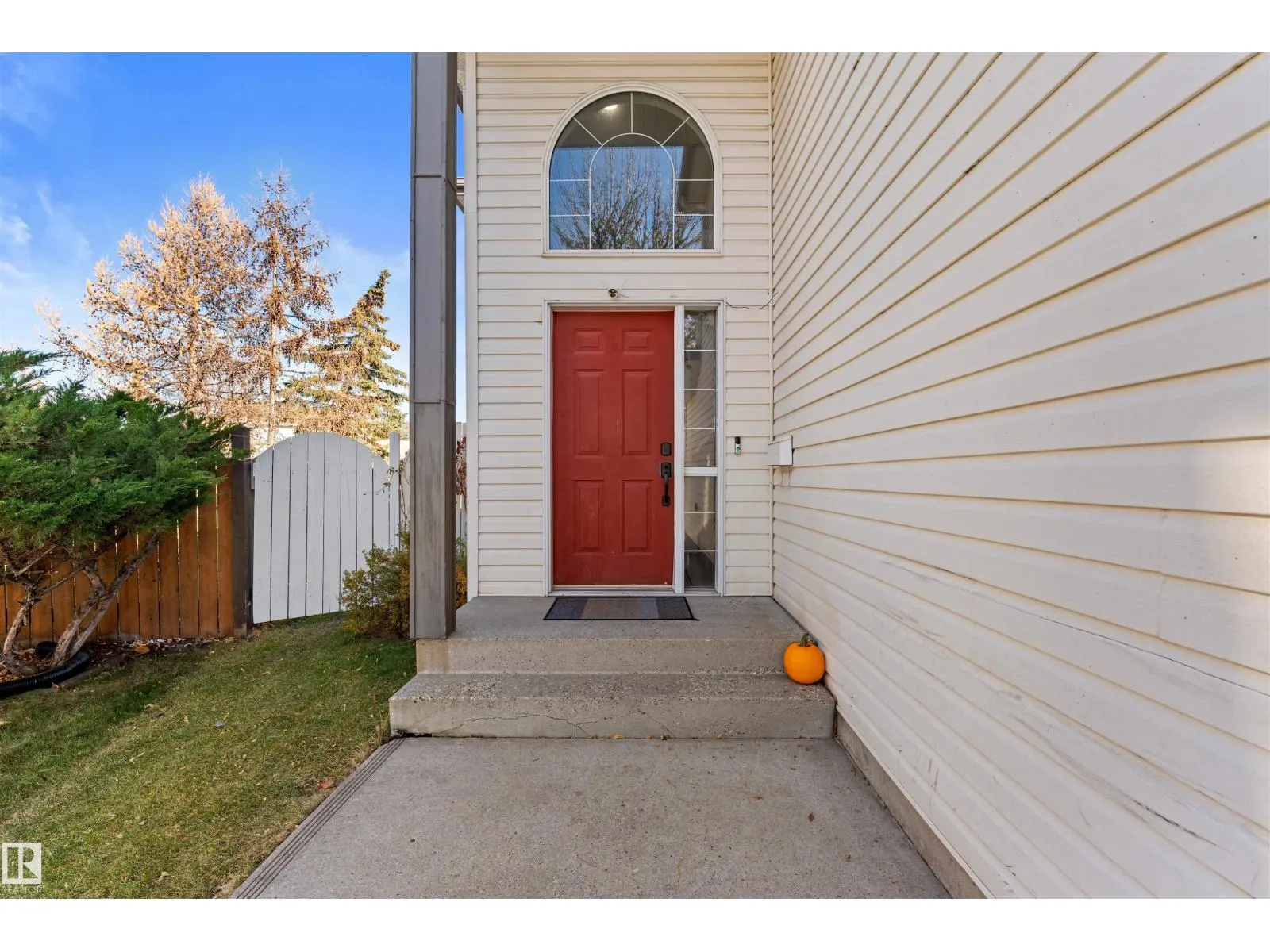 15849 69 ST NW