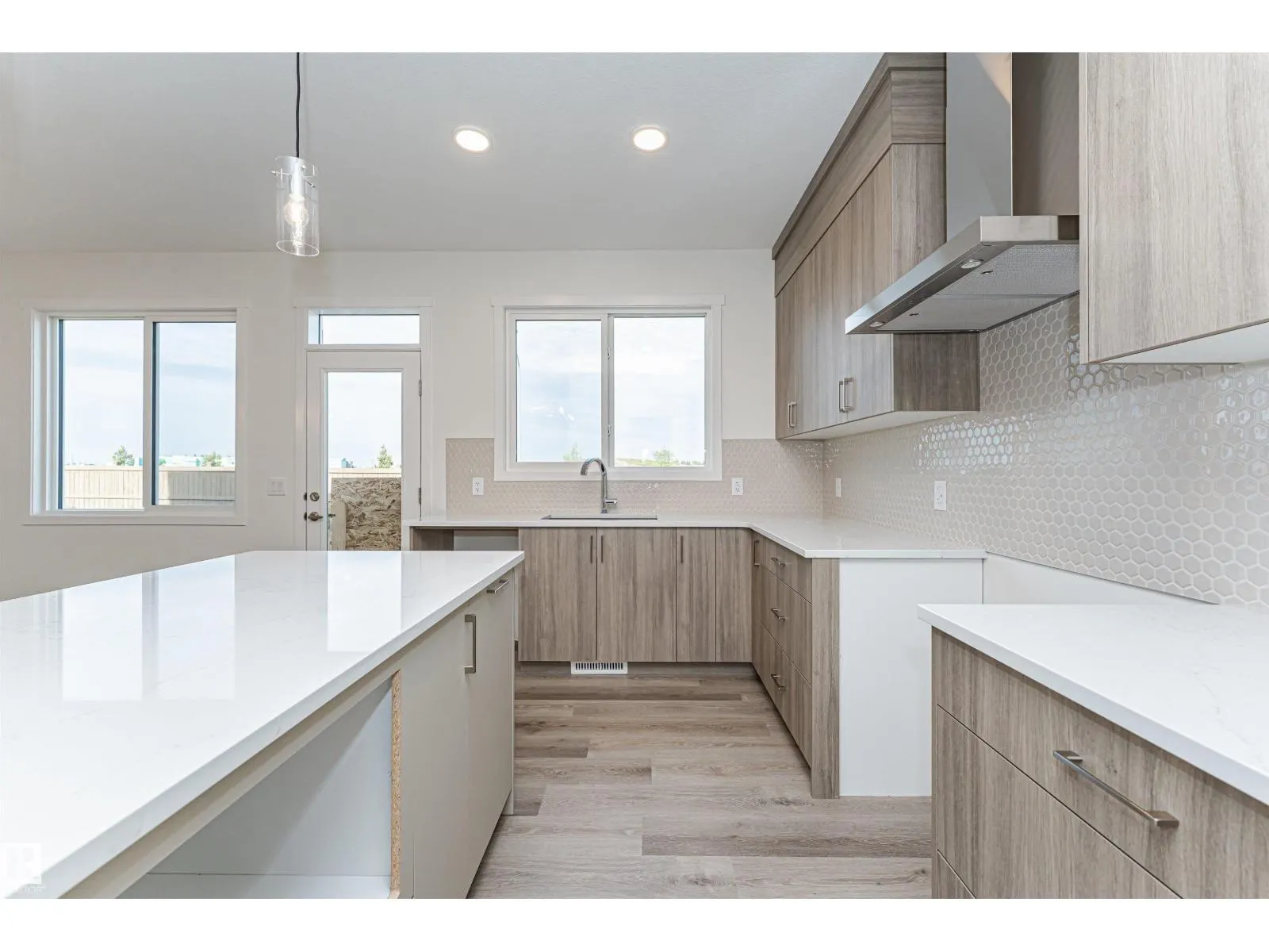 2308 160 ST SW