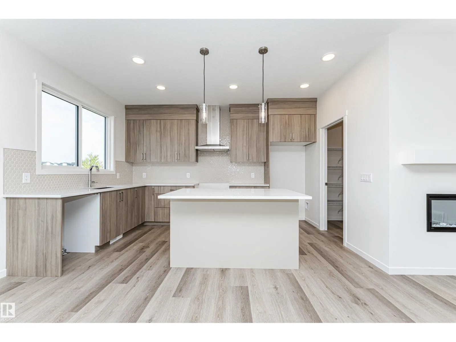 2308 160 ST SW
